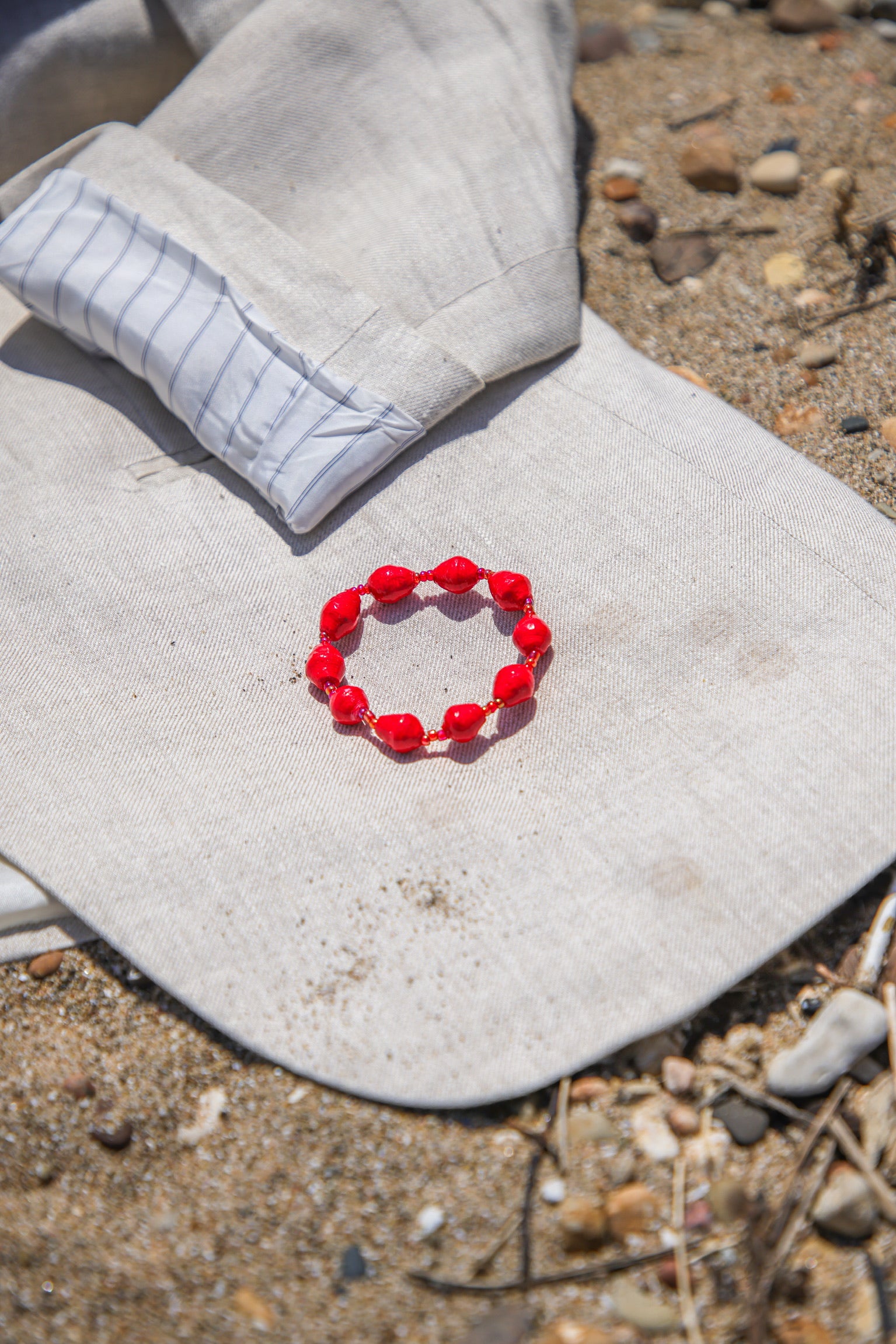 Crimson Bloom – Uganda Paper Bead Bracelet